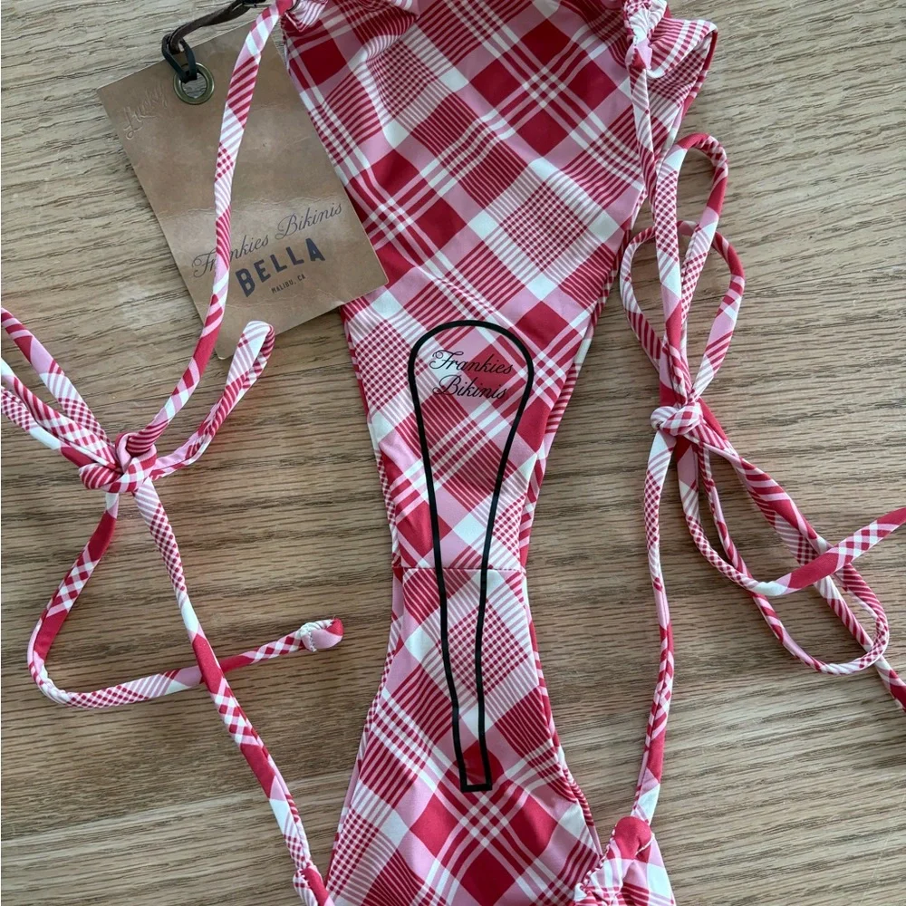 Frankie’s bikinis set